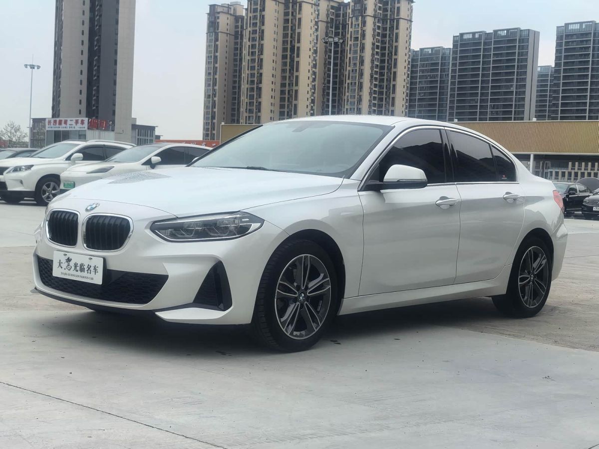 BMW 1 серия 2023 120i M Спорт