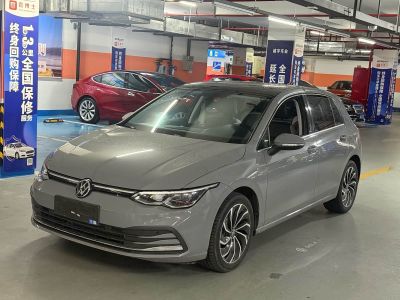 Volkswagen Golf, 2024 г., белый, 55 500 км Volkswagen Golf 2023 обновлённая версия 280TSI DSG Pro