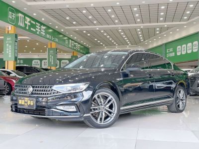 Volkswagen Magotan, 2023 г., чёрный, 75 600 км Volkswagen Magotan 2023 200 × десять тысяч выпущенных автомобилей, юбилейная серия 330TSI DSG Люкс