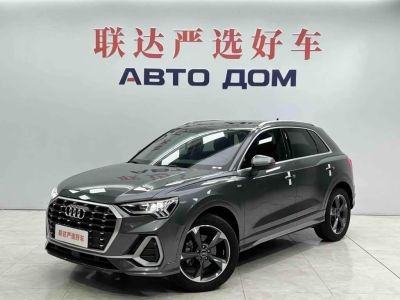Audi Q3, 2022 г., серебристый / серый, 25 000 км Audi 奥迪Q3, 2022 г., серебристый / серый, 29 000 км