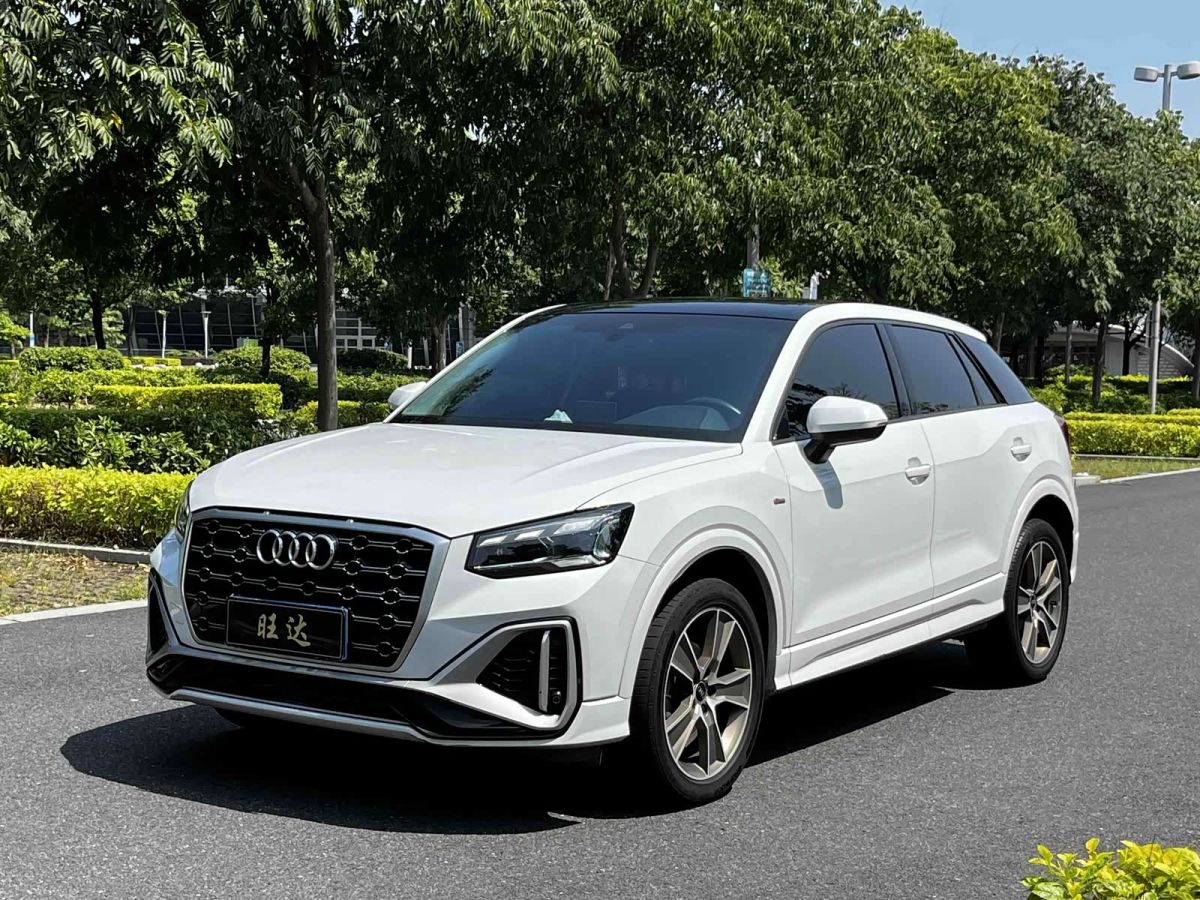 Audi 奥迪Q2L, 2022 г., белый, 76 000 км