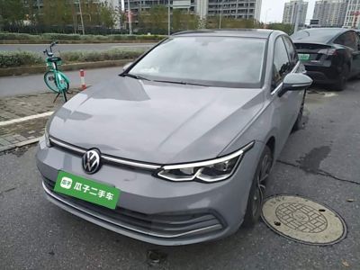 Volkswagen Golf, 2023 г., серебристый / серый, 23 000 км Volkswagen Golf 2023 280TSI DSG Pro