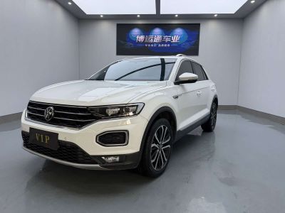 Volkswagen T-Roc, 2023 г., белый, 30 000 км Volkswagen T-Roc 2022 280TSI DSG одна ведущая ось Комфорт PLUS