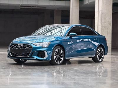 Audi A3, 2022 г., серебристый / серый, 50 200 км Audi A3, 2022 г., синий, 11 000 км