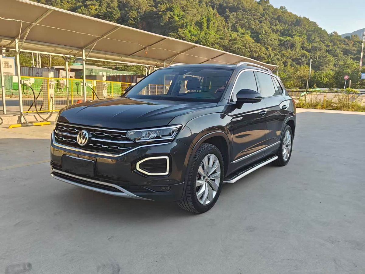 Volkswagen Tayron, 2021 г., серебристый / серый, 71 000 км Volkswagen Tayron 2021 380TSI полный привод R-Line Чжилянь версия
