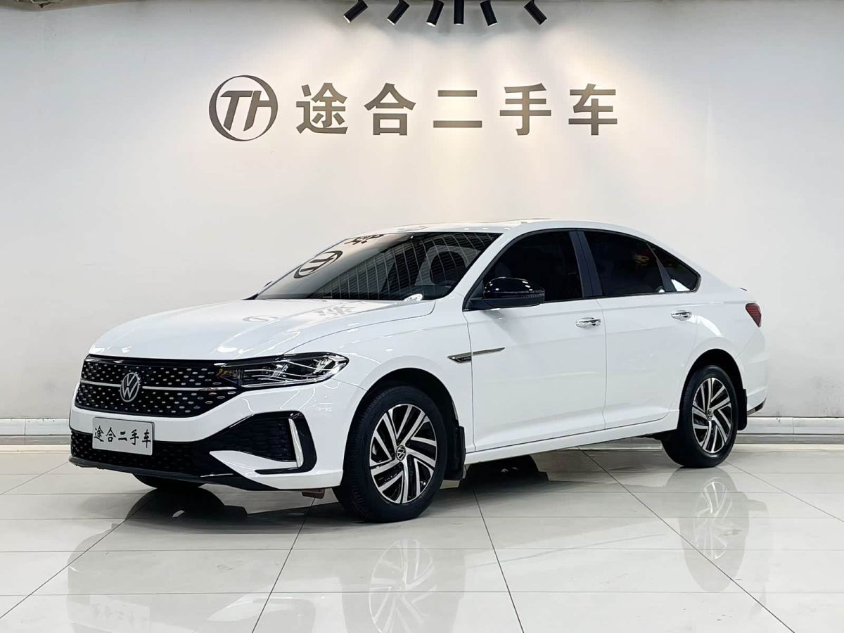 Volkswagen Lavida, 2024 г., белый, 15 000 км Volkswagen Lavida 2024 300TSI DSG исполнение «Звёздное небо» комплектация «Маньи»