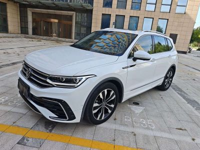 Volkswagen Tiguan L, 2023 г., белый, 26 400 км Volkswagen Tiguan L 2023 330TSI автомат одна ведущая ось R-Line комплектация «Юэсян»