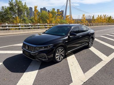 Volkswagen Passat PHEV, 2023 г., чёрный, 50 000 км Volkswagen Passat подключаемый гибрид 2023 430PHEV гибрид Люкс