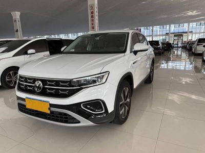 Volkswagen Tayron, 2023 г., белый, 31 400 км Volkswagen Tayron 2023 280TSI одна ведущая ось комплектация «Люкс Plus», исполнение «Цзиньцзе»