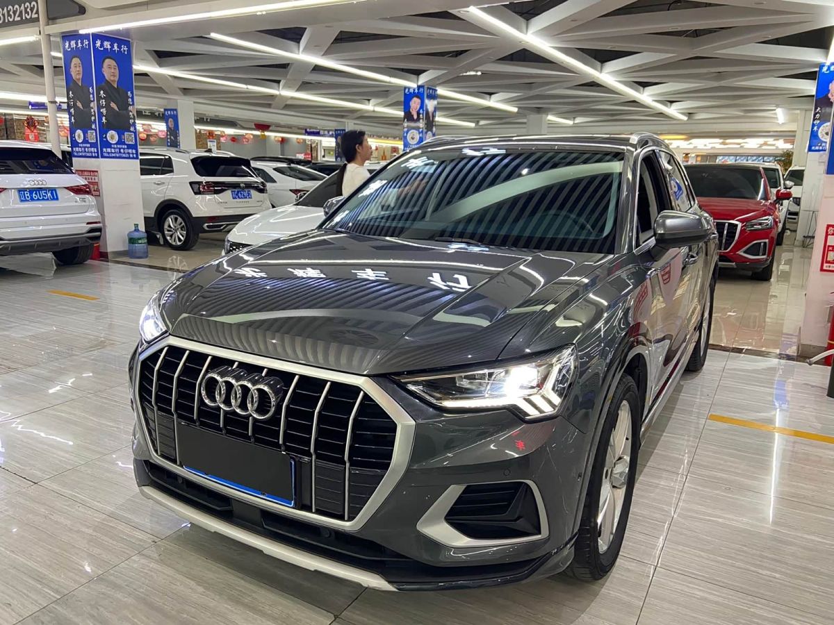 Audi 奥迪Q3, 2022 г., серебристый / серый, 27 000 км