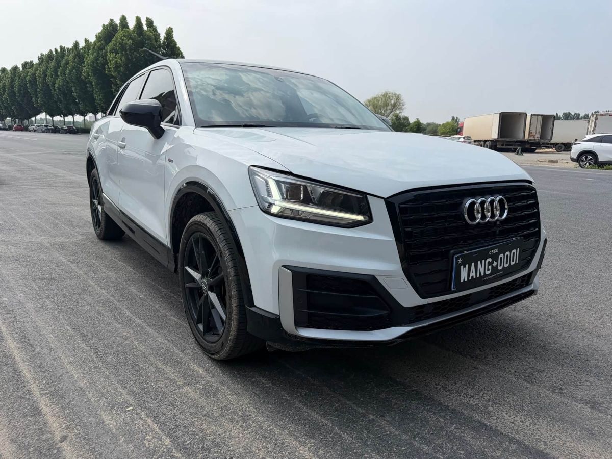 Audi Q2L, 2021 г., белый, 70 000 км Audi 奥迪Q2L, 2021 г., белый, 70 000 км