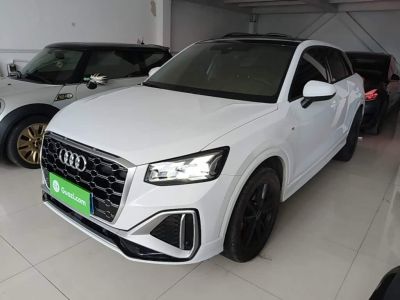 Audi Q2L, 2023 г., белый, 24 000 км Audi 奥迪Q2L, 2023 г., белый, 28 500 км