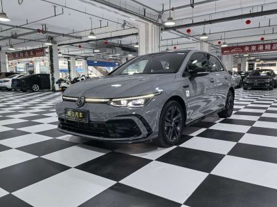 Volkswagen Golf, 2023 г., серебристый / серый, 68 200 км Volkswagen Golf 2023 обновлённая версия 280TSI DSG R-Line Lite