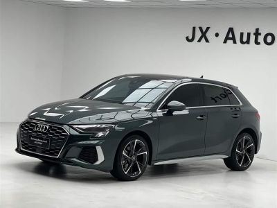 Audi A3, 2022 г., зелёный, 40 000 км