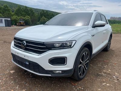 Volkswagen T-Roc, 2022 г., белый, 39 000 км Volkswagen T-Roc 2022 280TSI DSG одна ведущая ось Комфорт PLUS