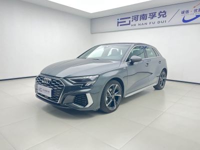 Audi A3, 2023 г., красный / фиолетовый, 9 000 км Audi A3, 2023 г., серебристый / серый, 12 000 км