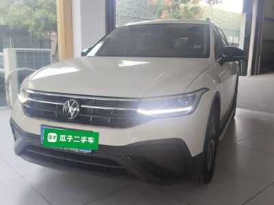 Volkswagen Tiguan L, 2026 г., белый, 400 км Volkswagen Tiguan L 2025 исполнение «Чучжун» 300TSI автомат одна ведущая ось комплектация «Лунтэн»