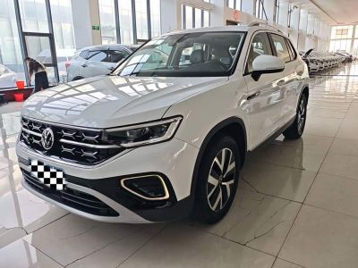 Volkswagen Tayron, 2023 г., белый, 31 400 км Volkswagen Tayron 2023 280TSI одна ведущая ось комплектация «Люкс Plus», исполнение «Цзиньцзе»