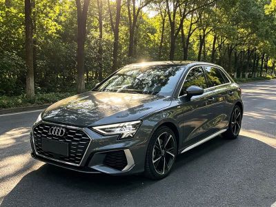 Audi A3, 2023 г., серебристый / серый, 16 000 км