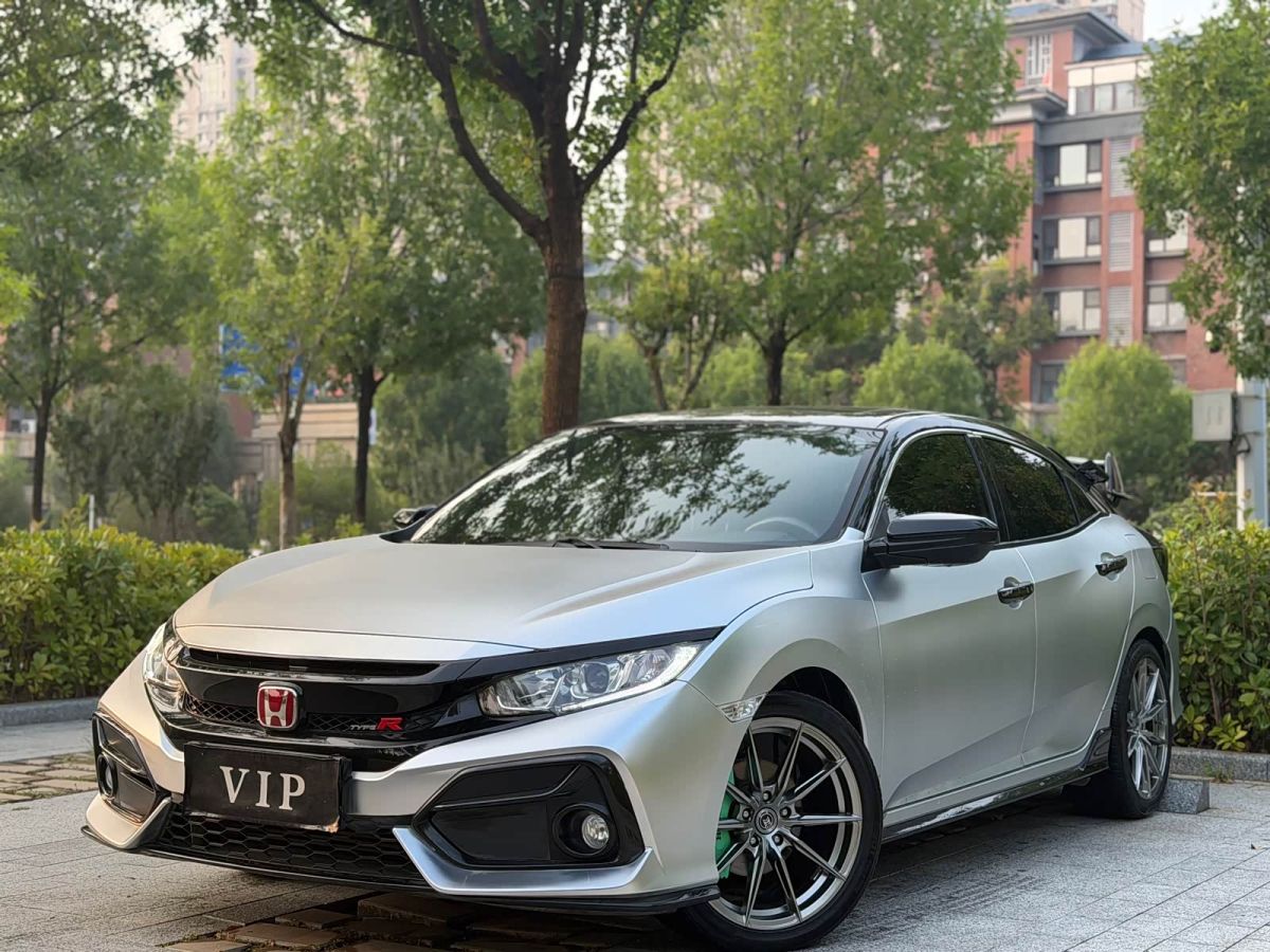 Honda Civic, 2021 г., серебристый / серый, 80 000 км