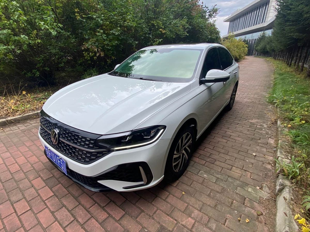 Volkswagen Lavida 2023 1.5L автомат исполнение «Звёздное небо» пять миллионов версия