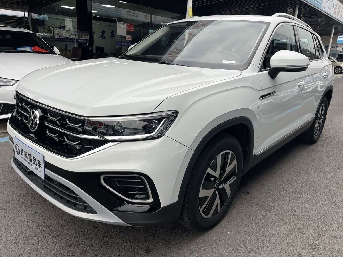 Volkswagen Tayron 2023 330TSI одна ведущая ось комплектация «Люкс Plus», исполнение «Цзиньцзе»