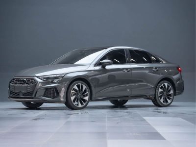 Audi A3, 2023 г., серебристый / серый, 38 000 км