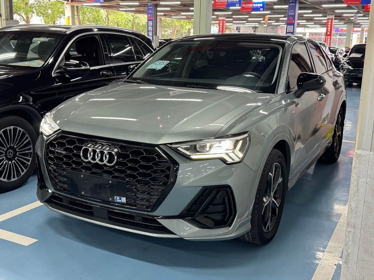 Audi Q3 Sportback, 2022 г., зелёный, 30 000 км Audi 奥迪Q3 Sportback, 2022 г., зелёный, 30 000 км