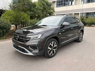 Volkswagen Tayron, 2023 г., серебристый / серый, 41 000 км Volkswagen Tayron 2023 330TSI одна ведущая ось комплектация «Люкс Plus», исполнение «Цзиньцзе»