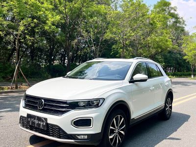 Volkswagen T-Roc, 2022 г., белый, 39 000 км Volkswagen T-Roc 2022 280TSI DSG одна ведущая ось Комфорт PLUS