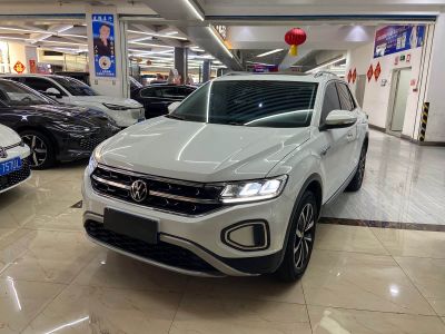 Volkswagen T-Roc, 2023 г., белый, 30 000 км Volkswagen T-Roc 2023 280TSI DSG одна ведущая ось Шигуан версия