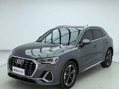 Audi Q3, 2022 г., серебристый / серый, 25 000 км Audi 奥迪Q3, 2022 г., серебристый / серый, 29 000 км