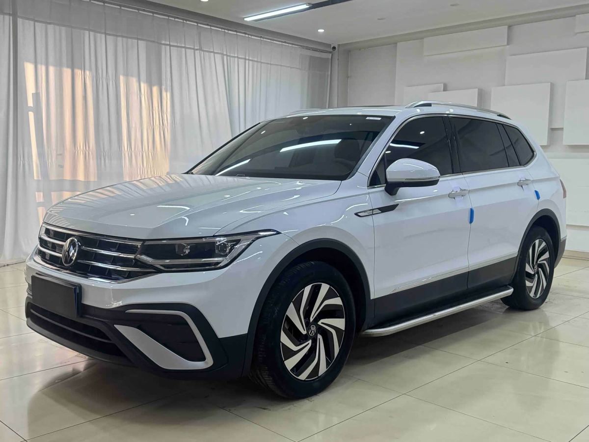 Volkswagen Tiguan L 2023 280TSI автомат одна ведущая ось ограниченная серия «Чаочуан»