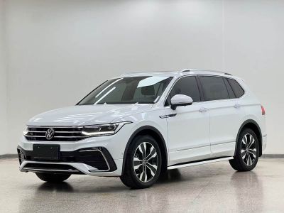 Volkswagen Tiguan L, 2024 г., белый, 28 900 км Volkswagen Tiguan L 2023 330TSI автомат одна ведущая ось R-Line комплектация «Юэсян»