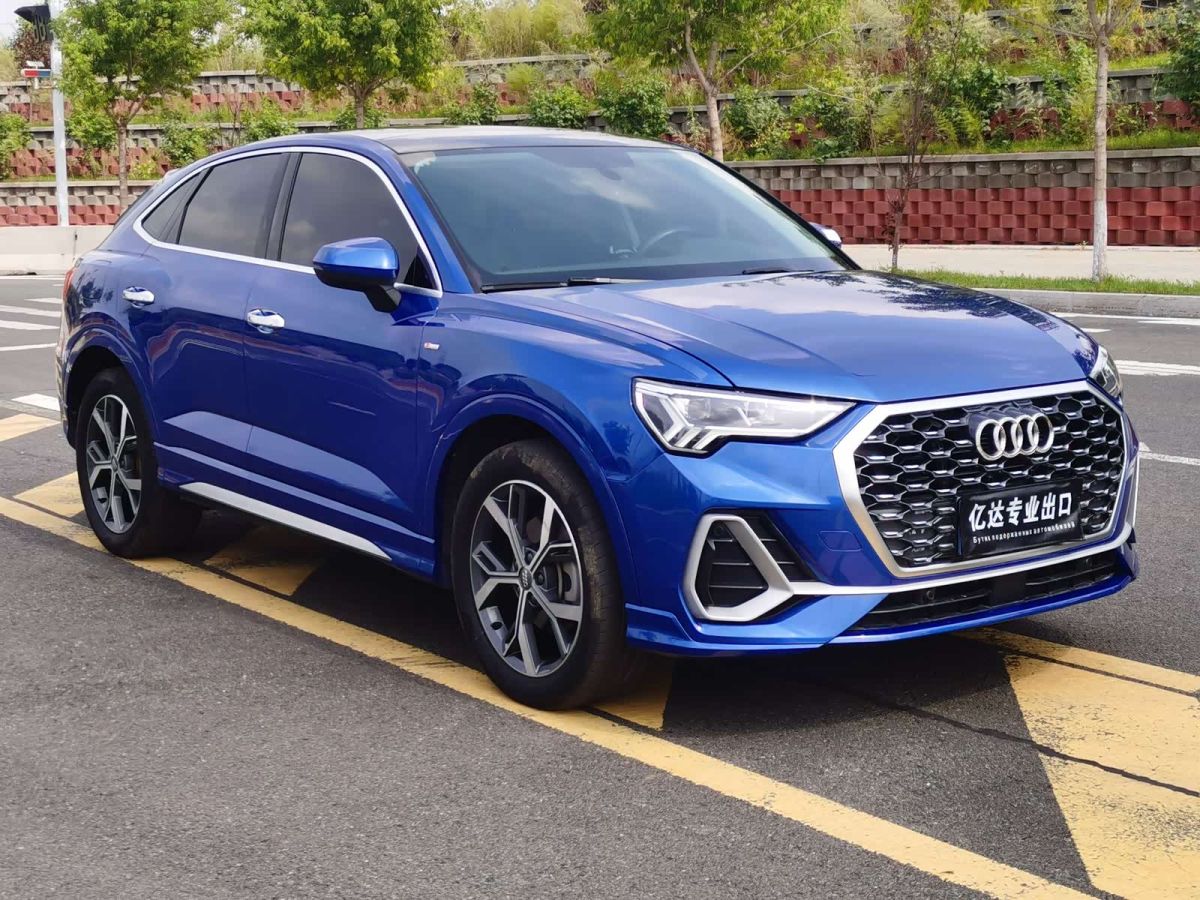 Audi Q3 Sportback, 2021 г., синий, 41 000 км Audi 奥迪Q3 Sportback, 2021 г., синий, 41 000 км