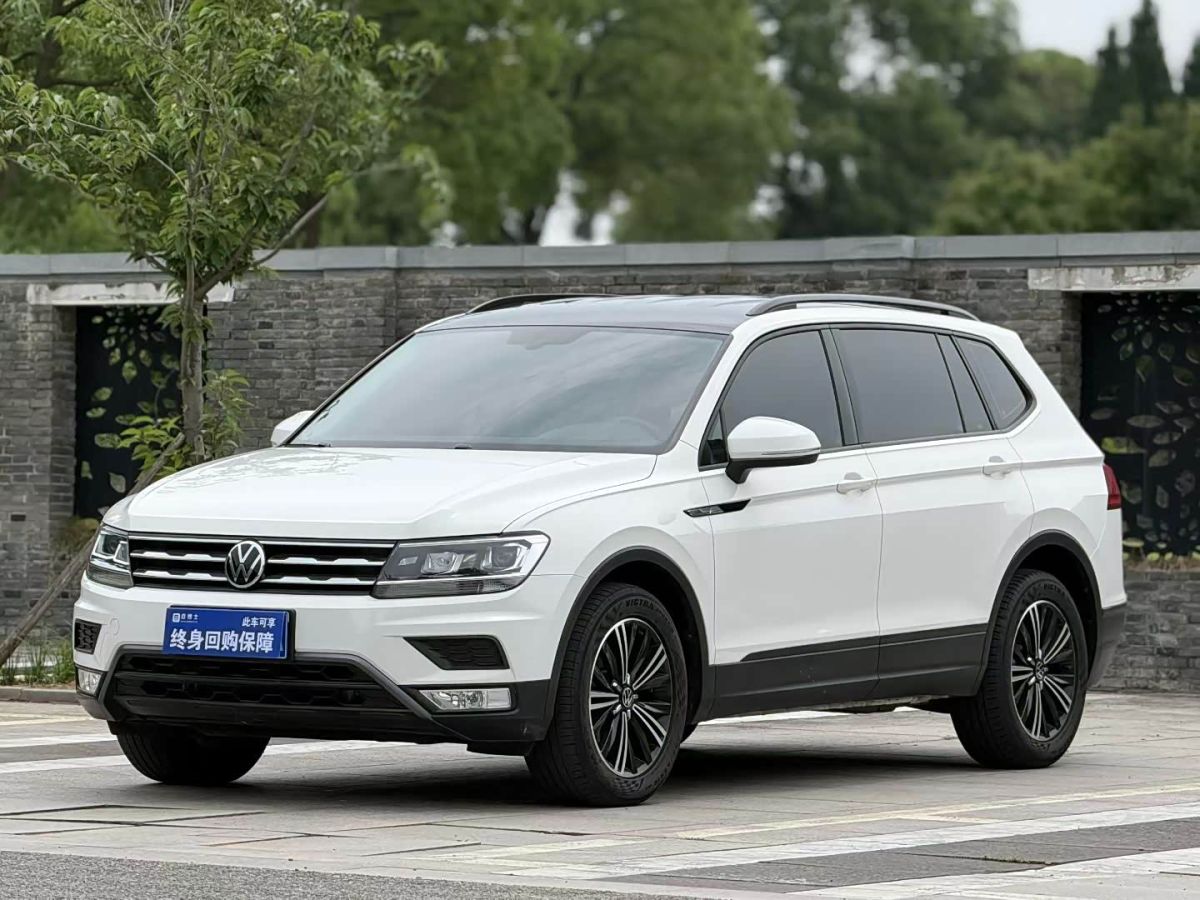 Volkswagen Tiguan L 2021 280TSI автомат одна ведущая ось комплектация «Умный комфорт»