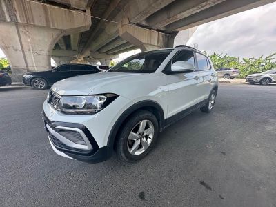 Volkswagen T-Cross, 2022 г., красный / фиолетовый, 35 000 км Volkswagen T-Cross 2023 1.5L автомат комплектация «Стиль»