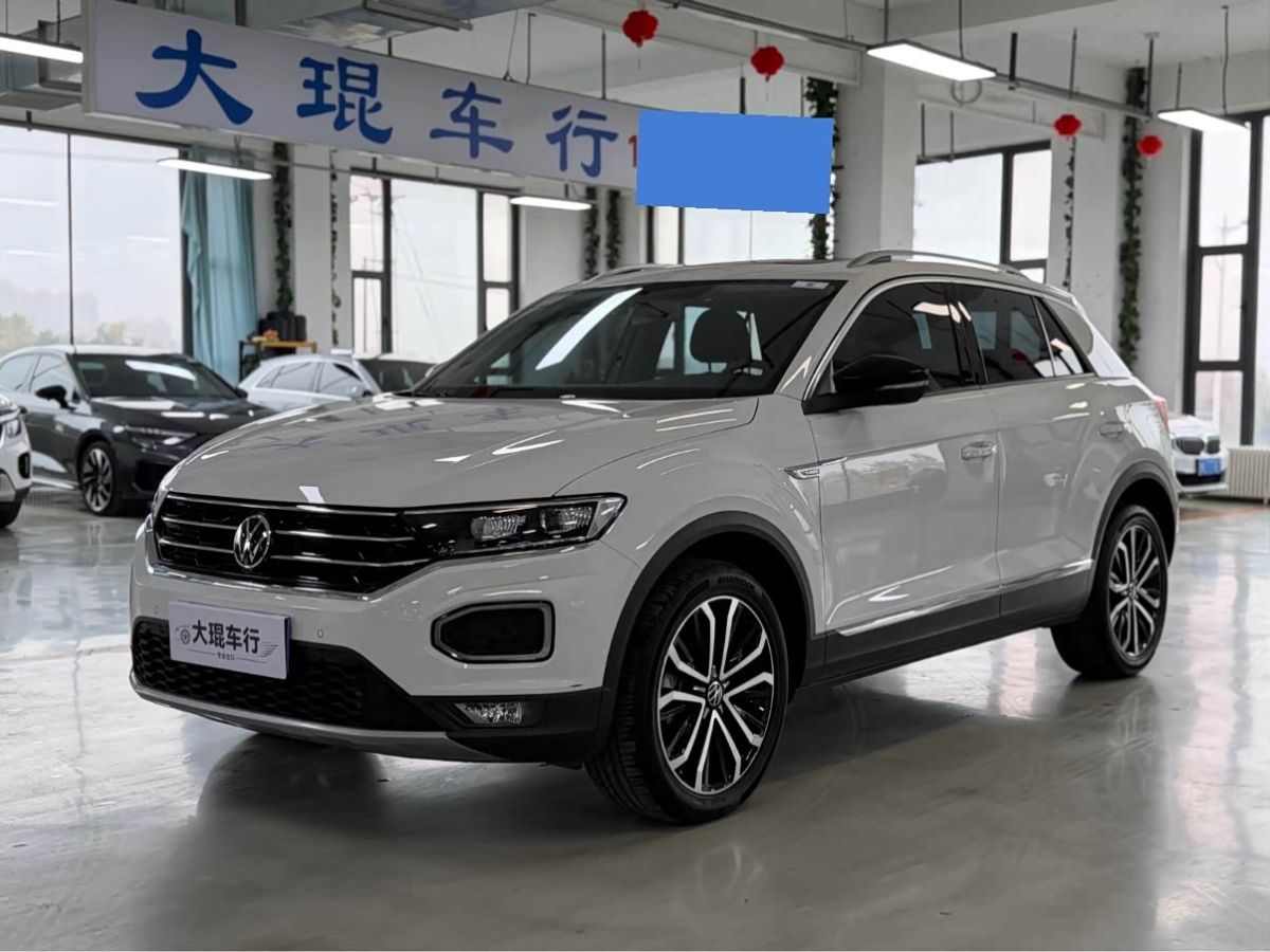 Volkswagen T-Roc, 2022 г., белый, 30 000 км Volkswagen T-Roc 2022 280TSI DSG одна ведущая ось Комфорт PLUS