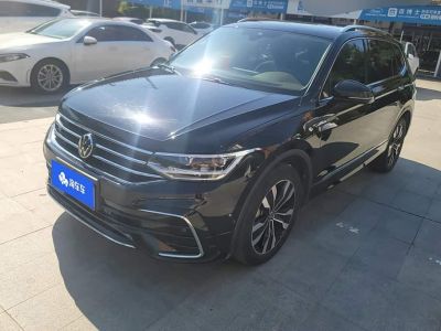 Volkswagen Tiguan L, 2023 г., чёрный, 48 000 км Volkswagen Tiguan L 2023 330TSI автомат одна ведущая ось R-Line комплектация «Юэсян»