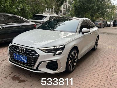 Audi A3, 2022 г., синий, 50 000 км Audi A3, 2023 г., белый, 18 000 км
