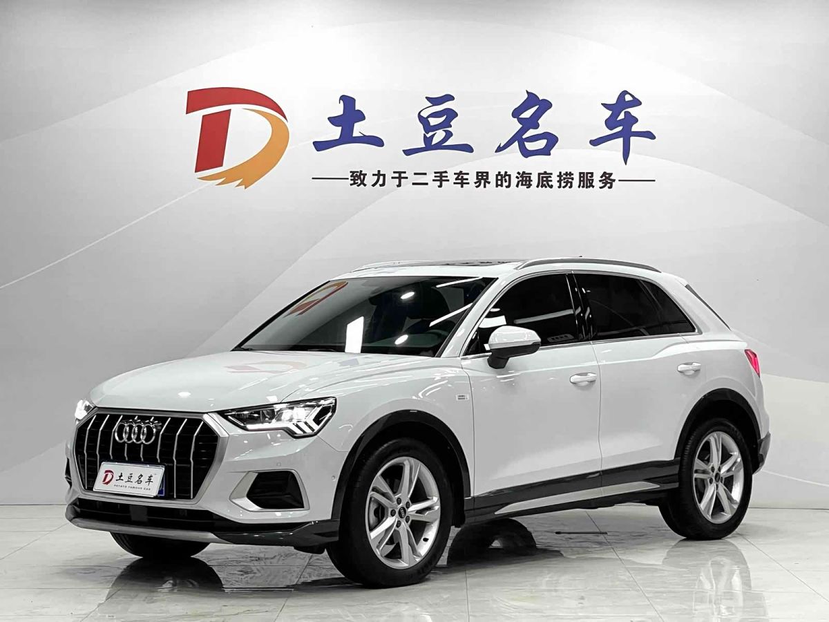 Audi Q3, 2022 г., белый, 68 900 км Audi 奥迪Q3, 2022 г., белый, 68 900 км