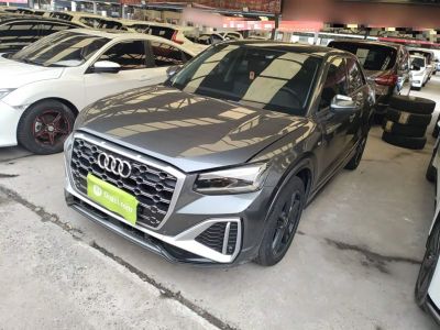 Audi Q2L, 2023 г., серебристый / серый, 35 000 км Audi 奥迪Q2L, 2023 г., серебристый / серый, 64 300 км