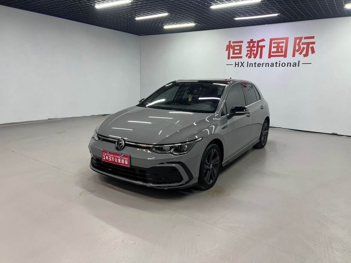 Volkswagen Golf, 2023 г., серебристый / серый, 21 000 км Volkswagen Golf 2023 обновлённая версия 280TSI DSG R-Line Lite
