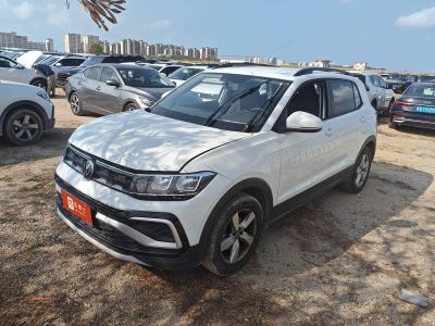 Volkswagen T-Cross, 2022 г., красный / фиолетовый, 35 000 км Volkswagen T-Cross 2023 обновлённая версия 1.5L автомат комплектация «Стиль»