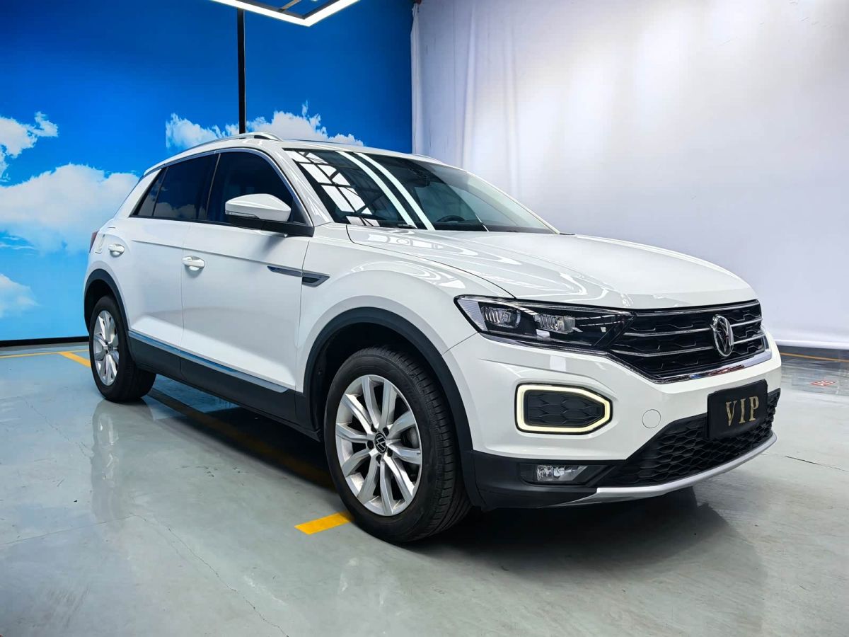 Volkswagen T-Roc, 2022 г., белый, 16 000 км Volkswagen T-Roc 2021 обновлённая версия 280TSI DSG одна ведущая ось Элита Чжилянь версия