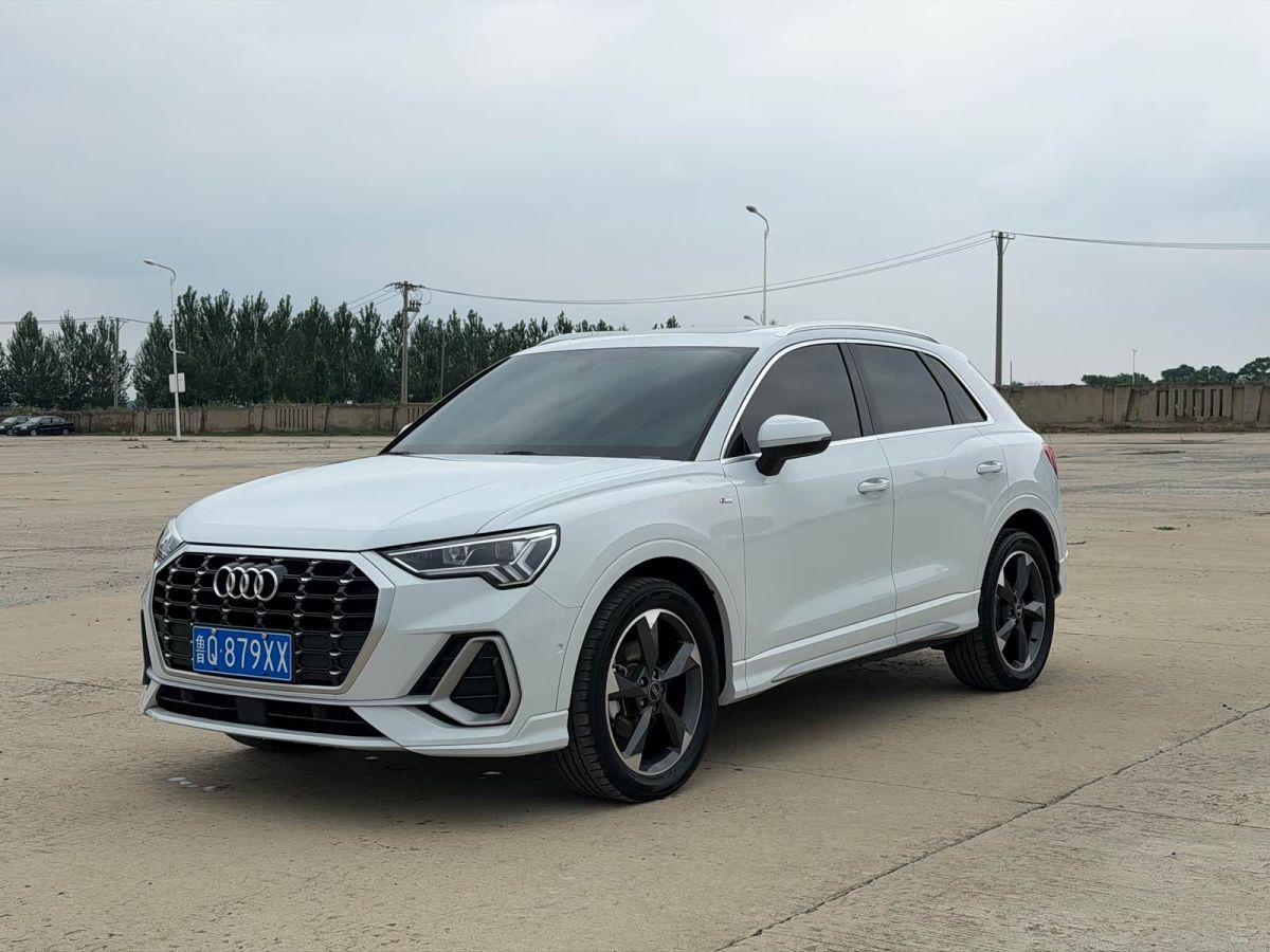 Audi Q3, 2022 г., белый, 59 000 км Audi 奥迪Q3, 2022 г., белый, 59 000 км