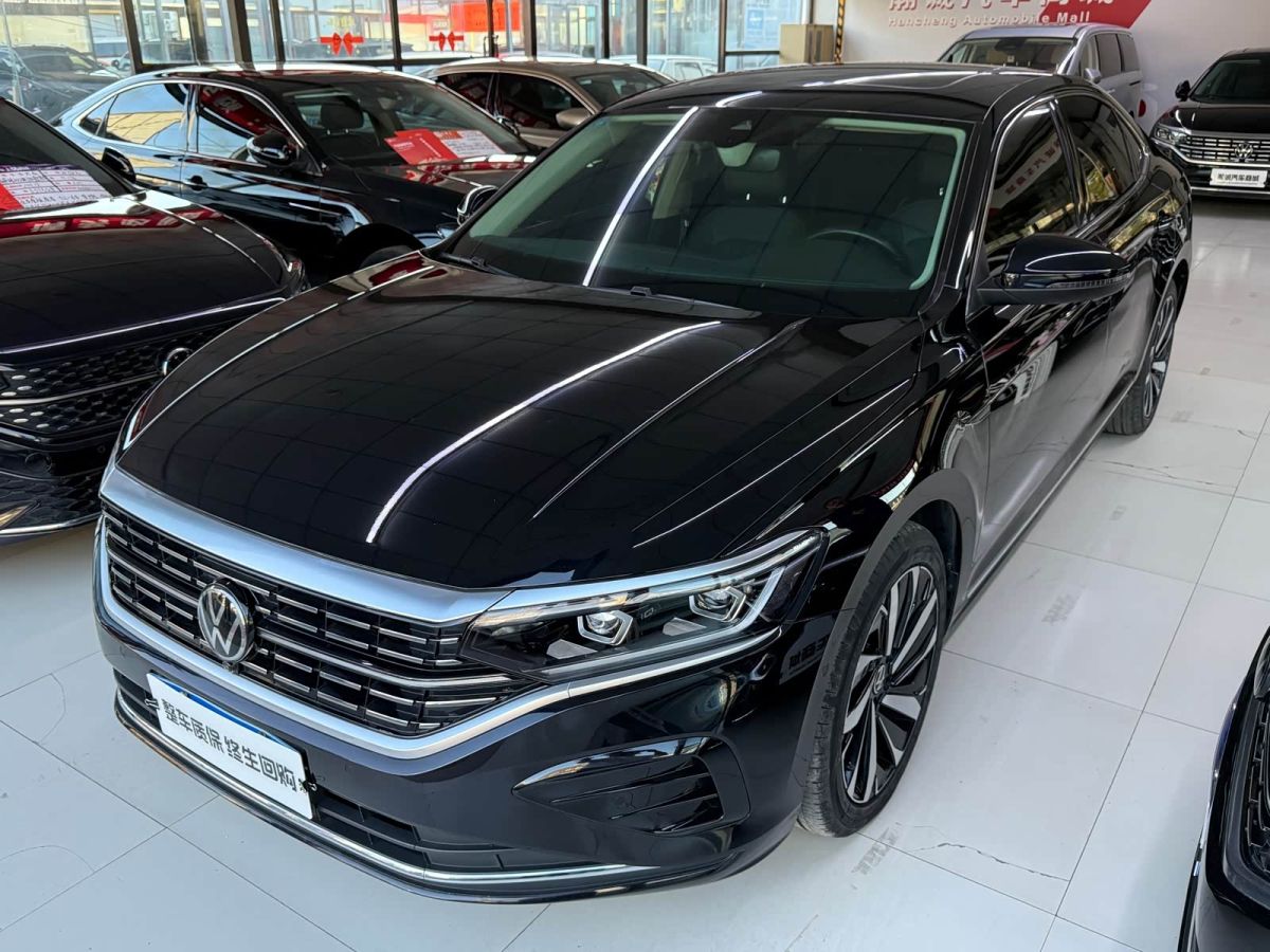 Volkswagen Passat 2023 330TSI Люкс