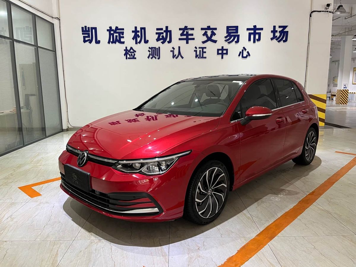 Volkswagen Golf, 2022 г., красный / фиолетовый, 36 500 км Volkswagen Golf 2021 280TSI DSG Pro