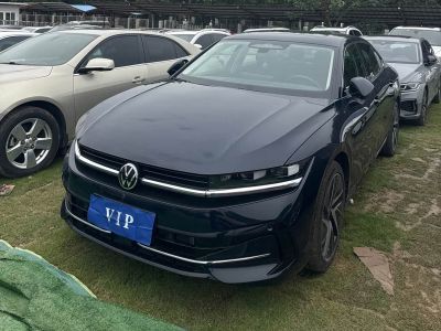 Volkswagen Magotan, 2024 г., синий, 2 300 км Volkswagen Magotan 2024 380TSI DSG Премиум