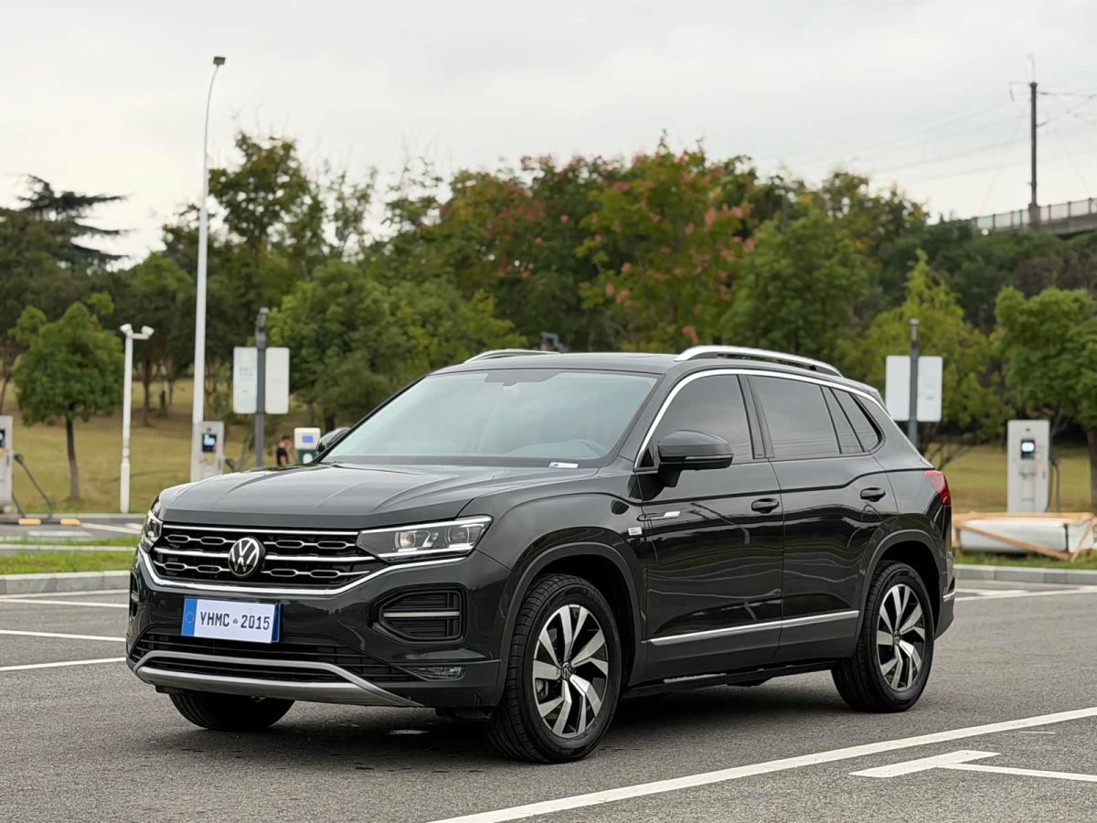 Volkswagen Tayron 2022 330TSI одна ведущая ось комплектация «Люкс Чжилянь»